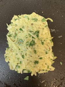 step to cook potato pancakes on tawa