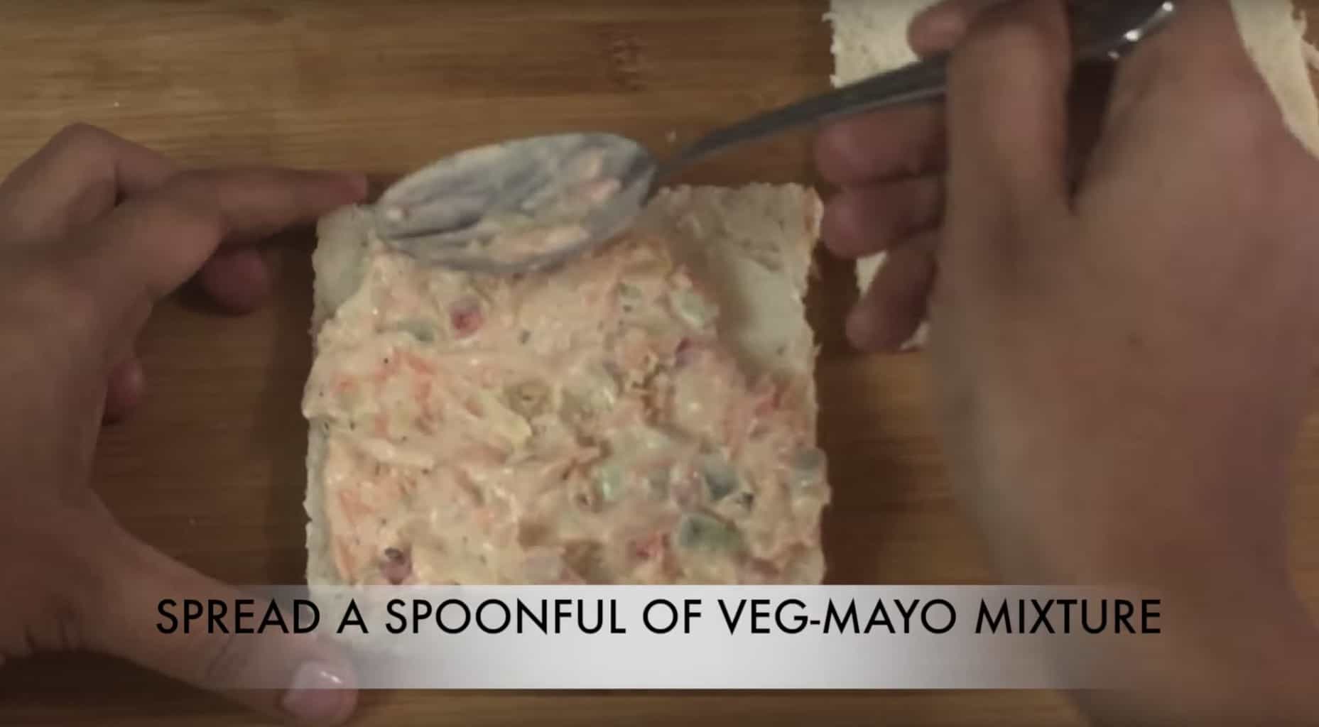 spread veg mayo mixture to bread