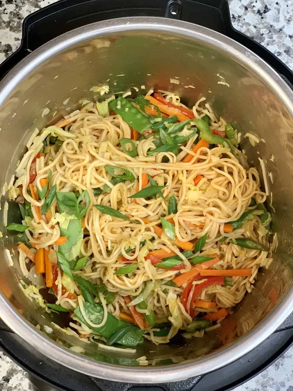 hakka noodles/Instant Pot Vegetable Chow Mein