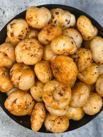 peri peri makhana served in a bowl