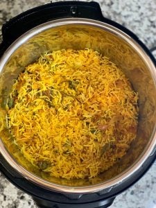 veg biryani in the pot