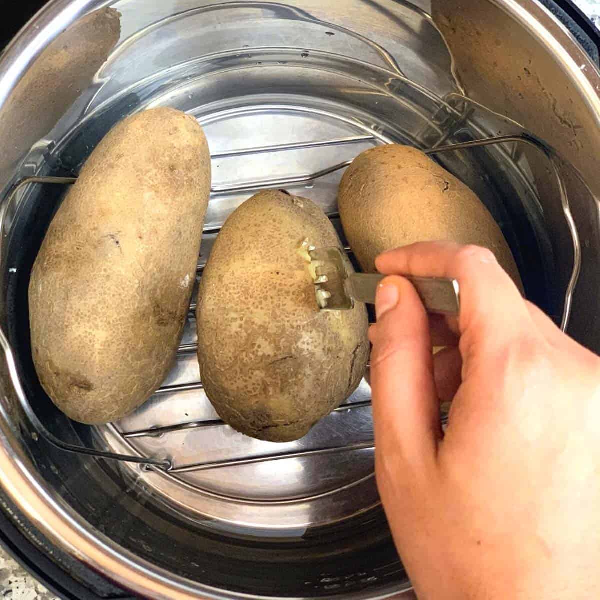 Steam potatoes or boil фото 14