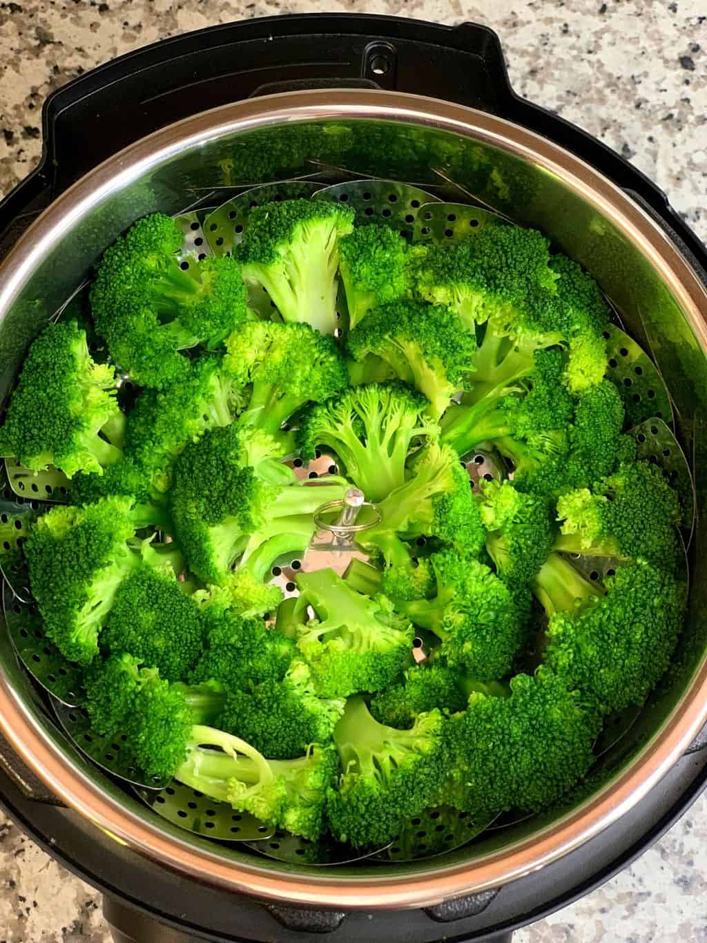 instant pot steamed broccoli in trivet