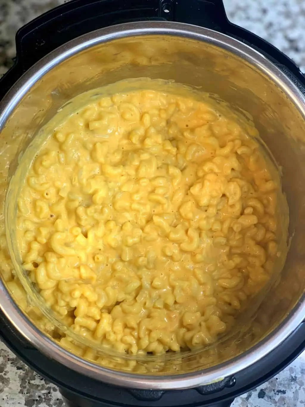 vegan mac and cheese in the instant pot insert