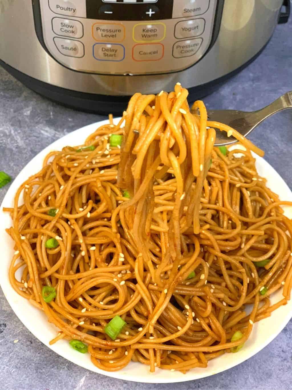 garlic noodles in a fork 