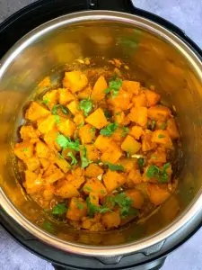 cooked winter squash curry in instant pot