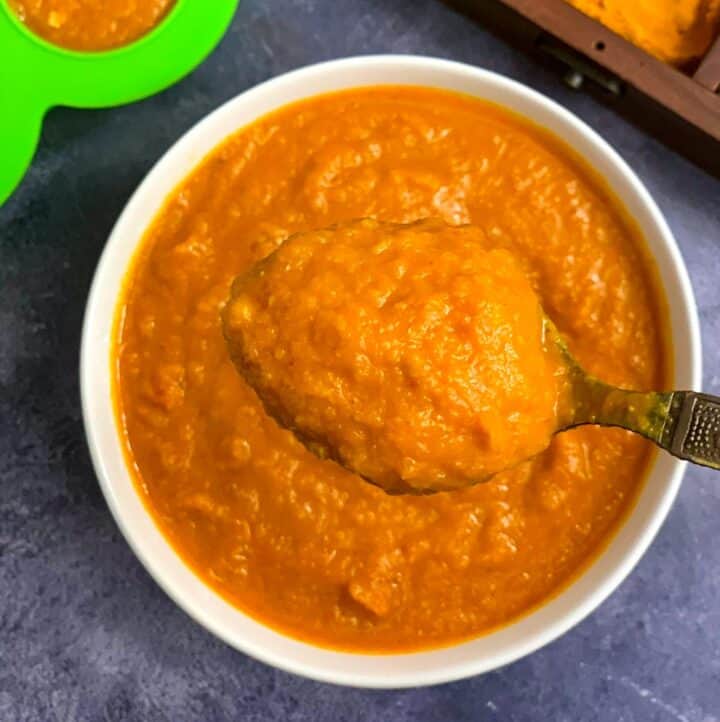 onion tomato masala in a bowl