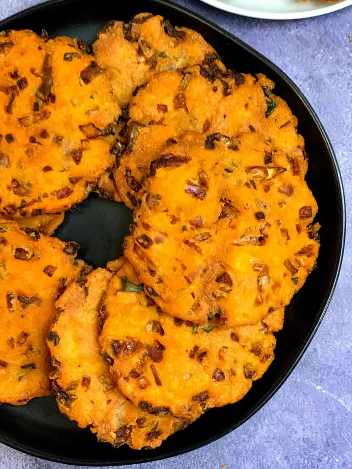maddur vada placed on one another in a plate