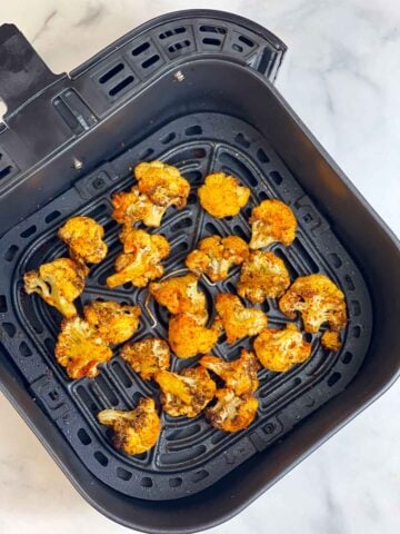 air fried roasted cauliflower on the basket