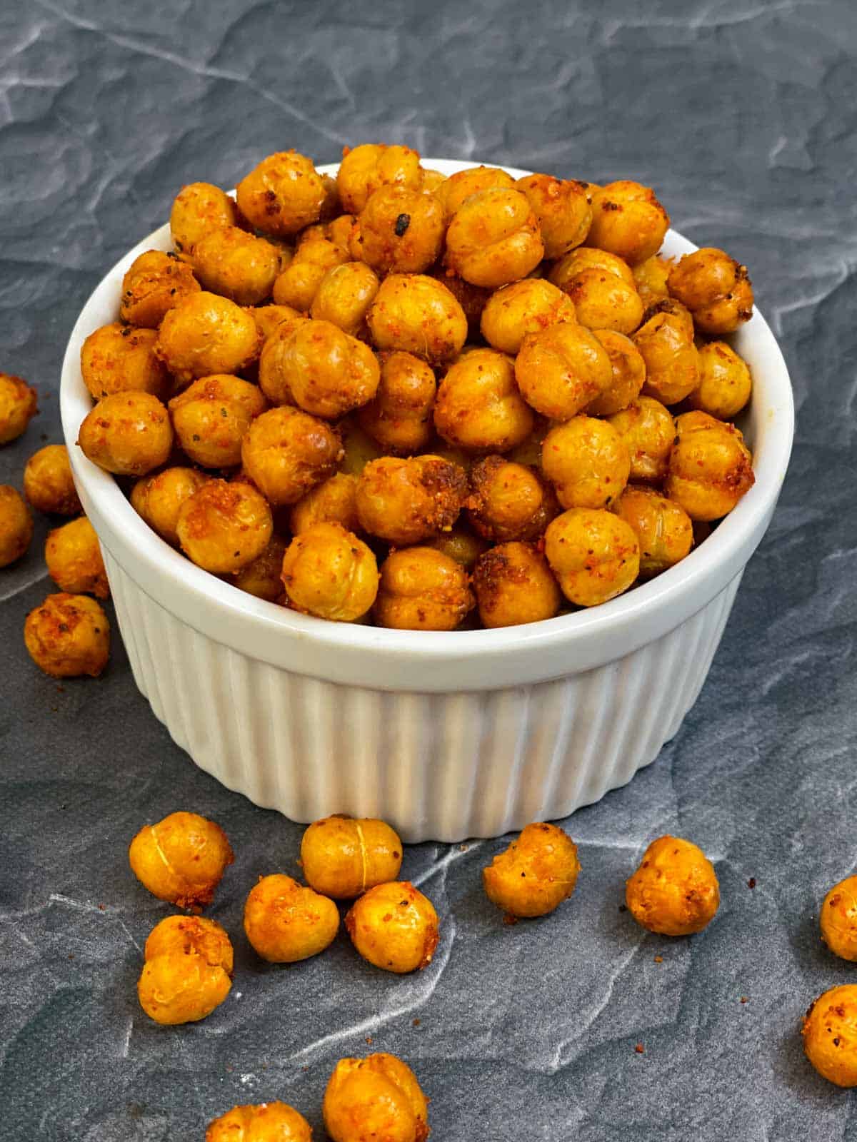 air fryer chickpeas served in a bowl