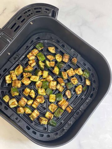 air fried zucchini in the basket