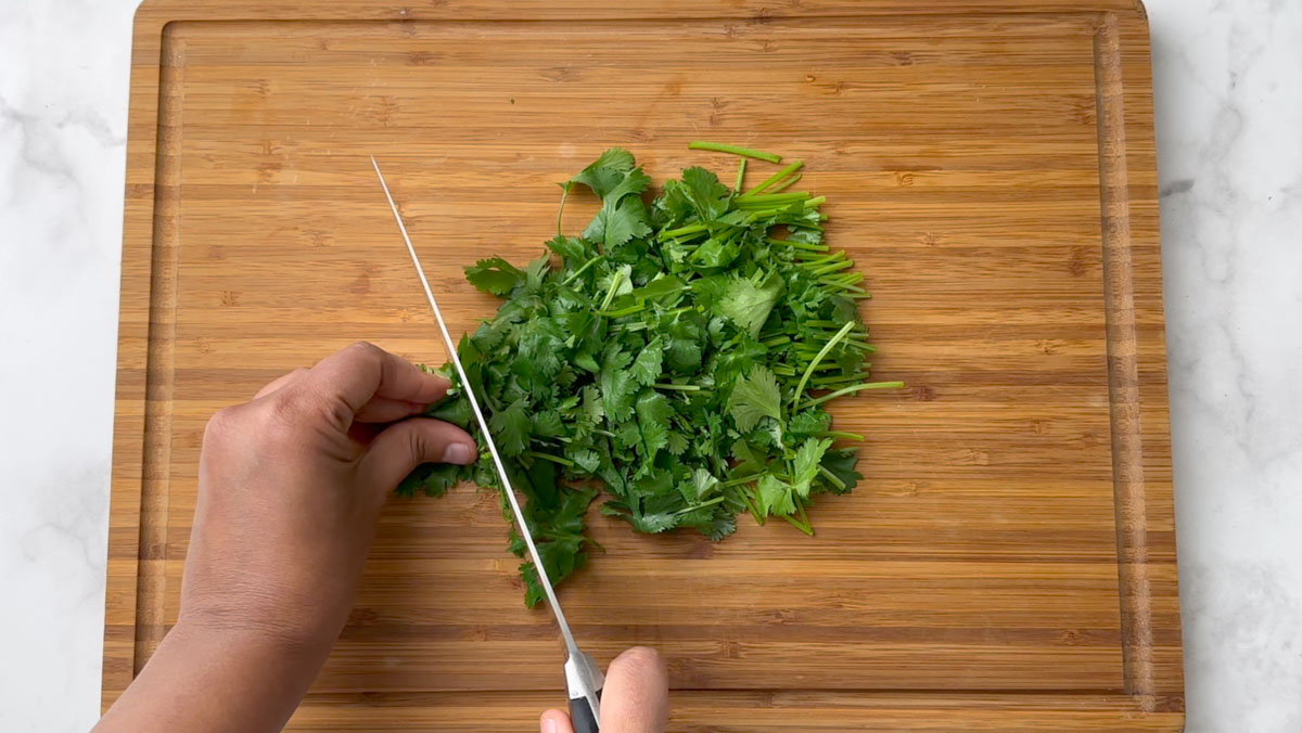 step to roughly chop the coriander leaves