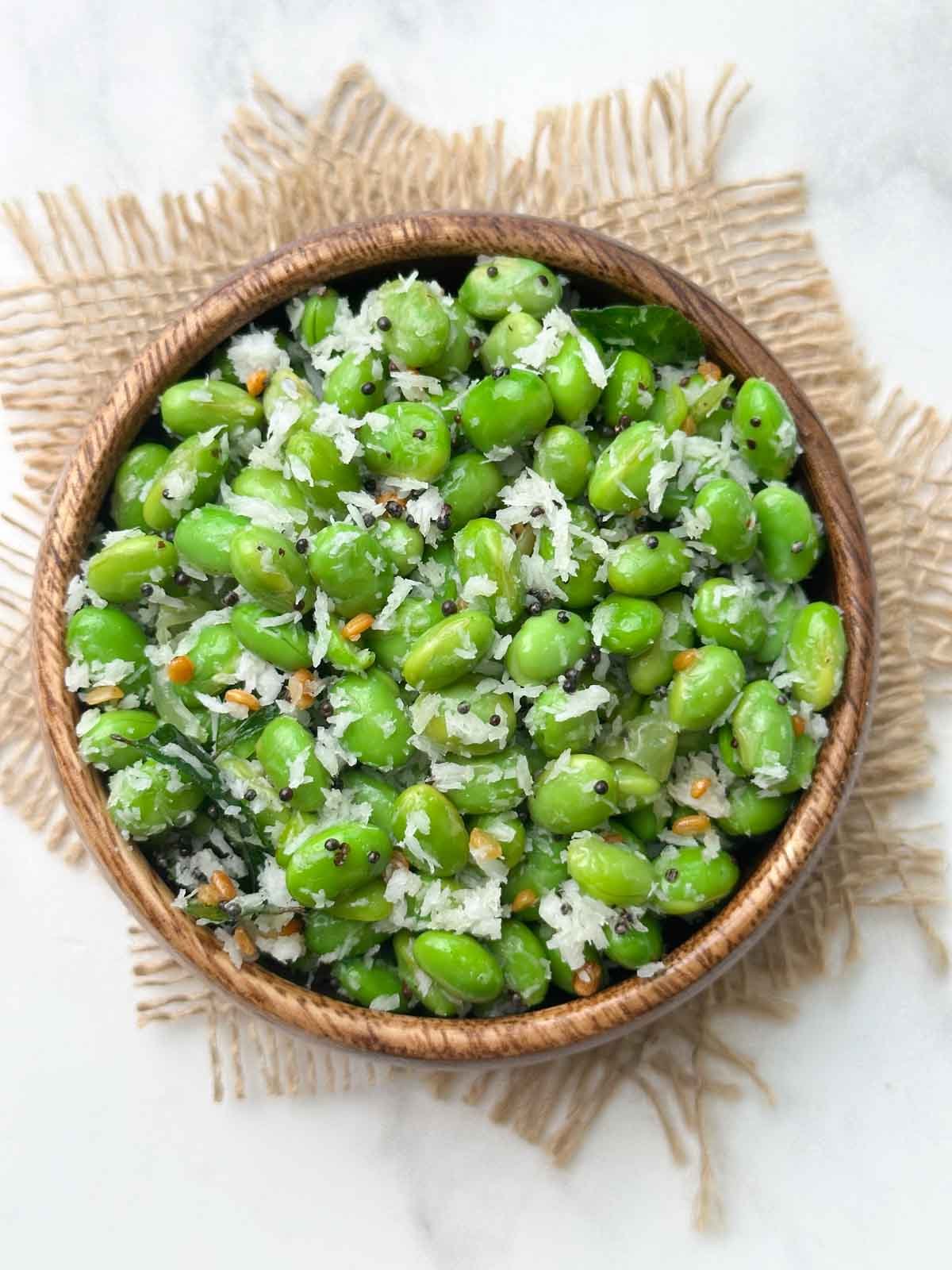 edamame sundal served in a bowl