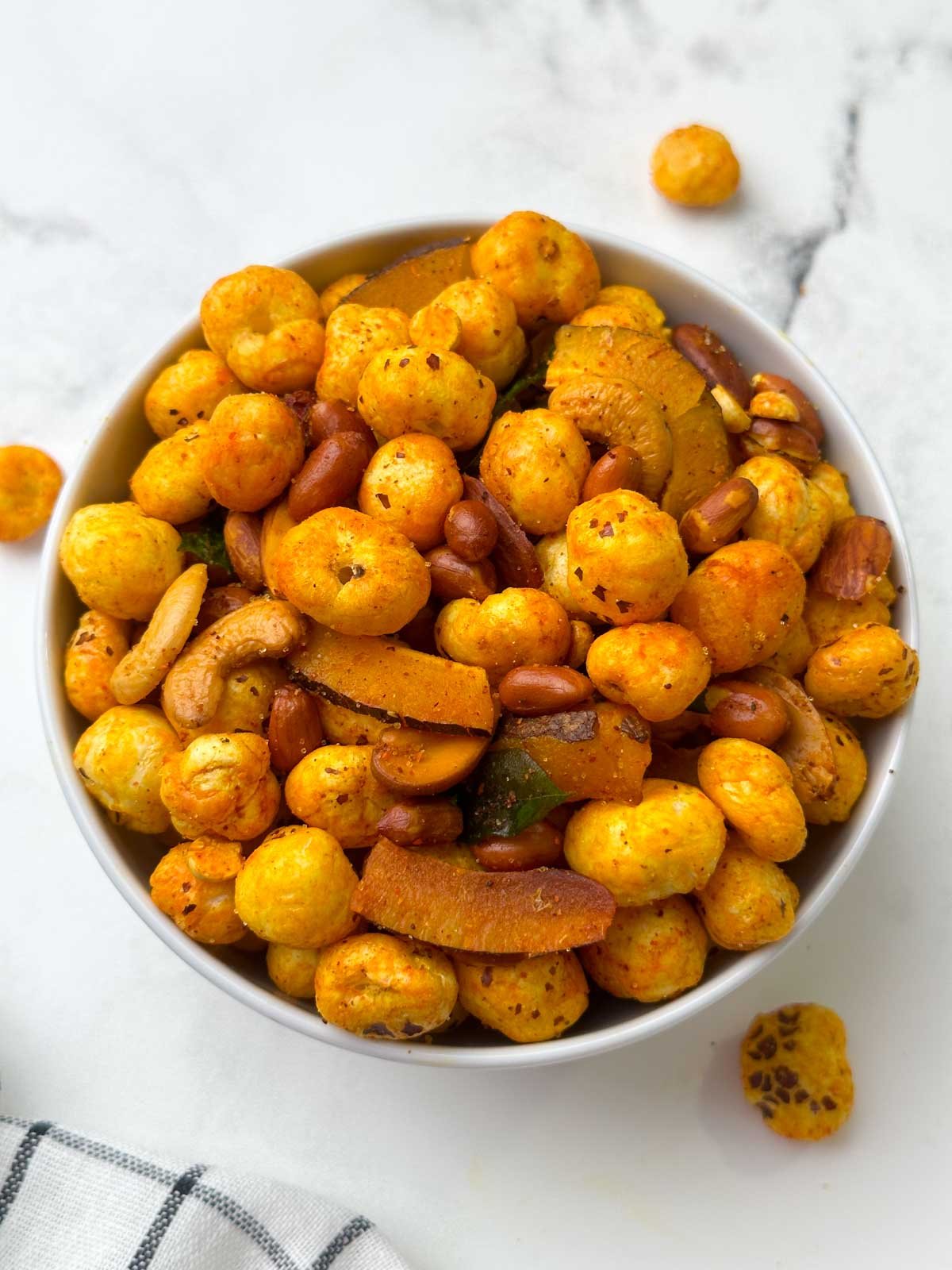 phool makhana chivda (makhana namkeen) served in a bowl