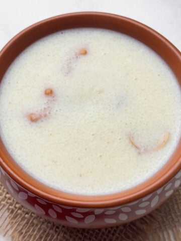 suji ki kheer served in a bowl