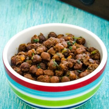 Dry kala chana sabzi in a bowl